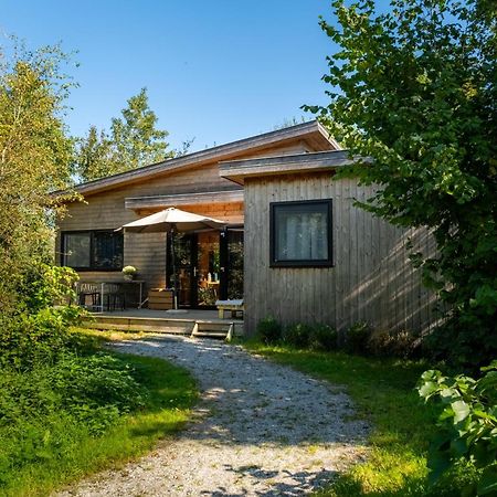 Pean-Buiten Waterlodges Nes  외부 사진