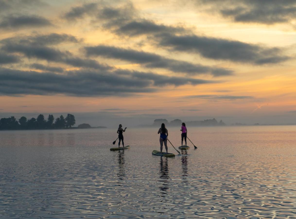 Pean-Buiten Waterlodges Nes  외부 사진