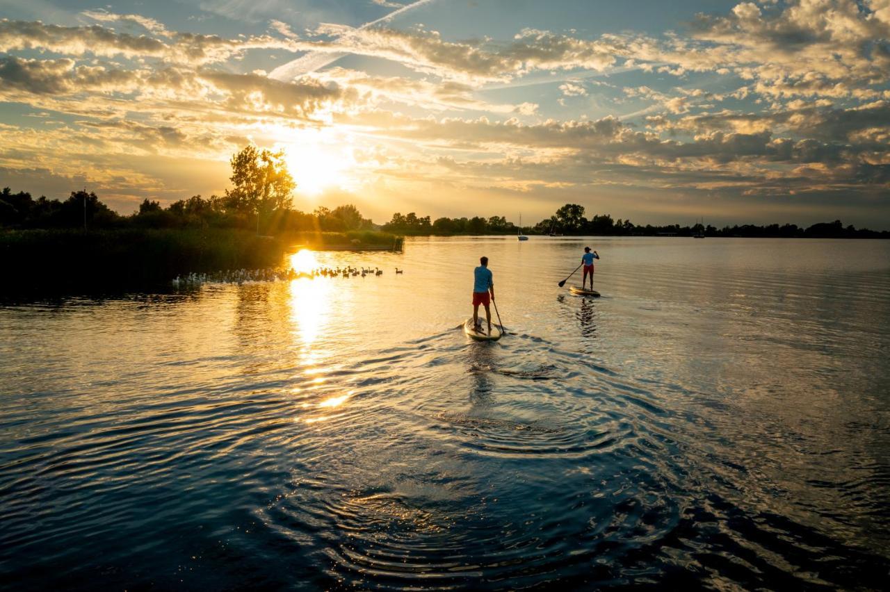 Pean-Buiten Waterlodges Nes  외부 사진