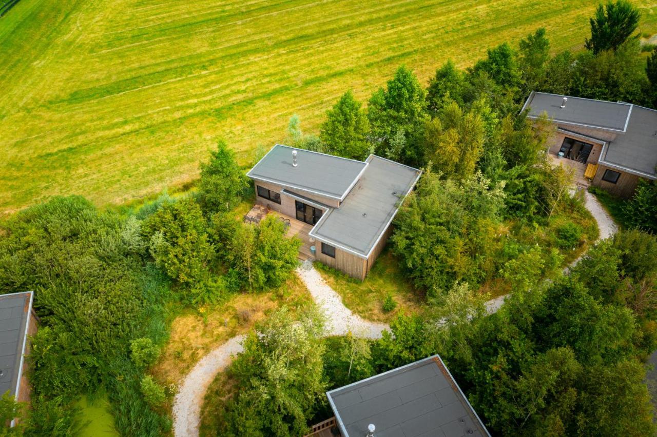 Pean-Buiten Waterlodges Nes  외부 사진