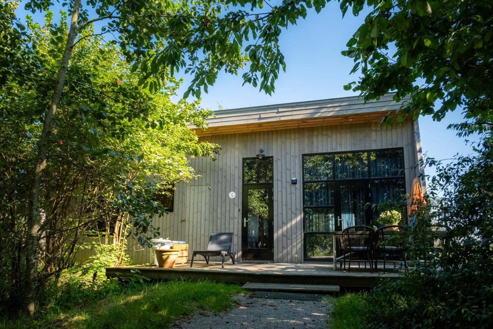 Pean-Buiten Waterlodges Nes  외부 사진