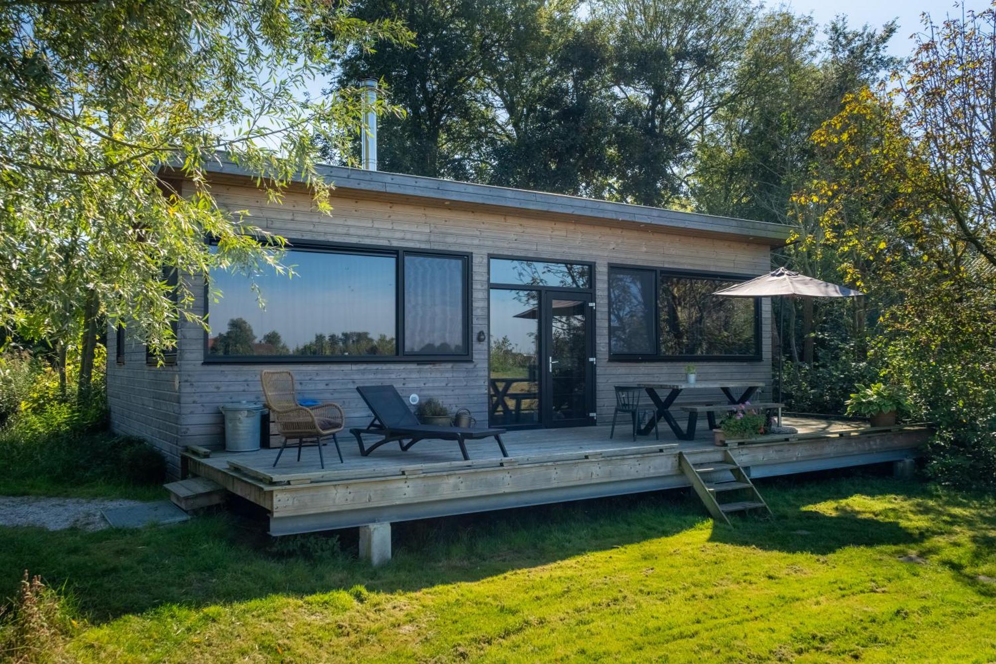 Pean-Buiten Waterlodges Nes  외부 사진