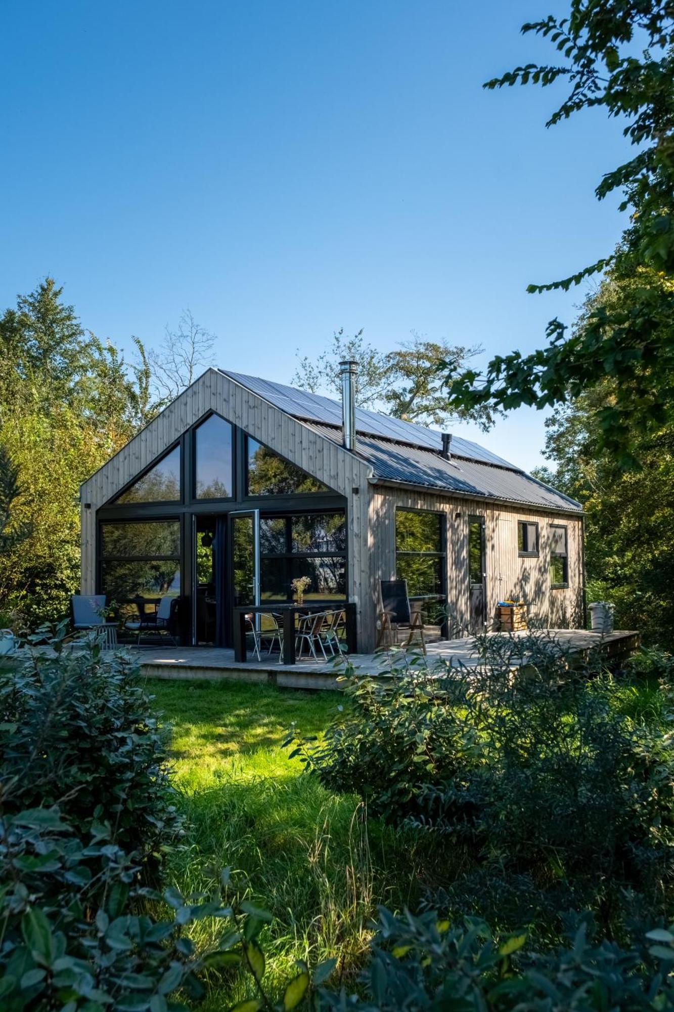 Pean-Buiten Waterlodges Nes  외부 사진