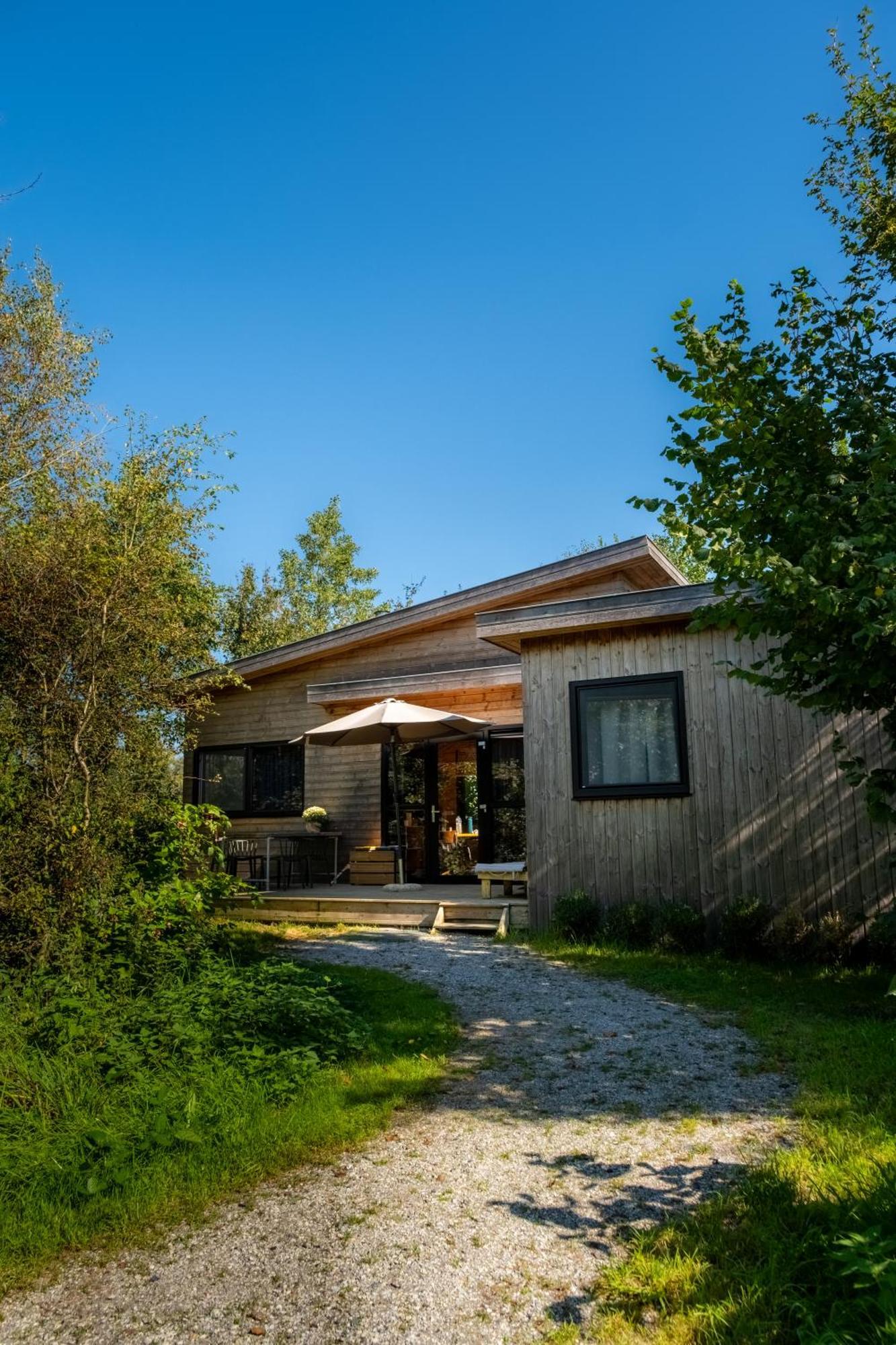 Pean-Buiten Waterlodges Nes  외부 사진